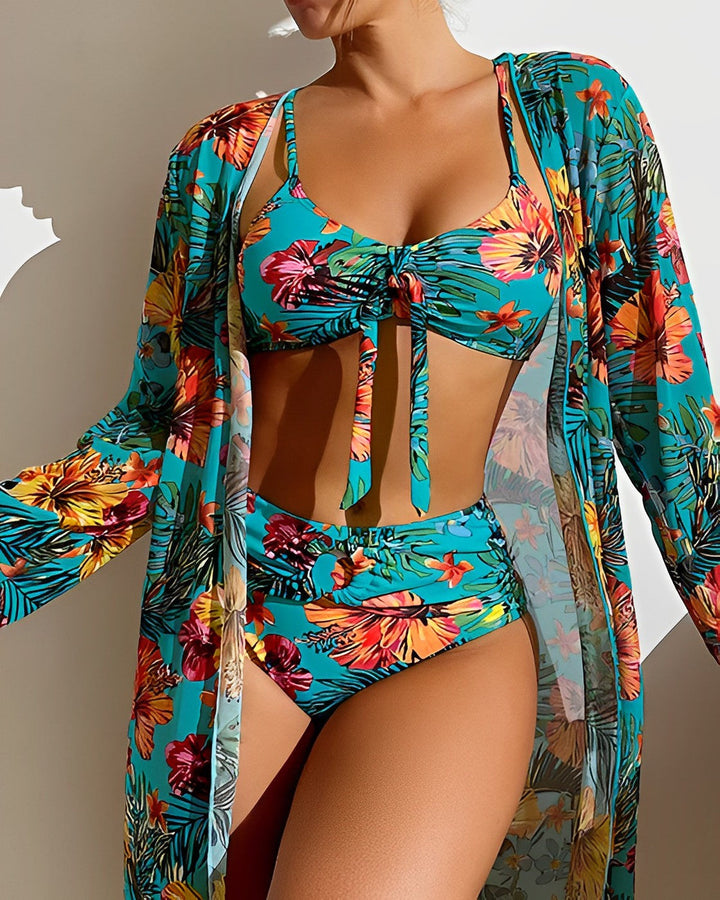 Avara™ | Conjunto de bikini con estampado tropical y pareo