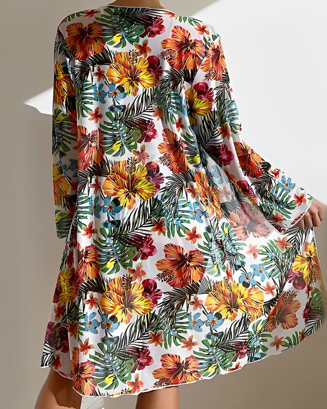 Avara™ | Conjunto de bikini con estampado tropical y pareo